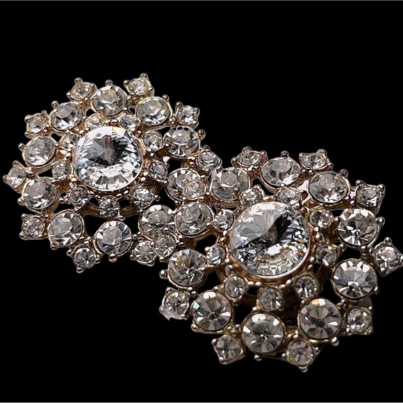 Vintage Rhinestone Clip on Earrings - Picture 4 of 8